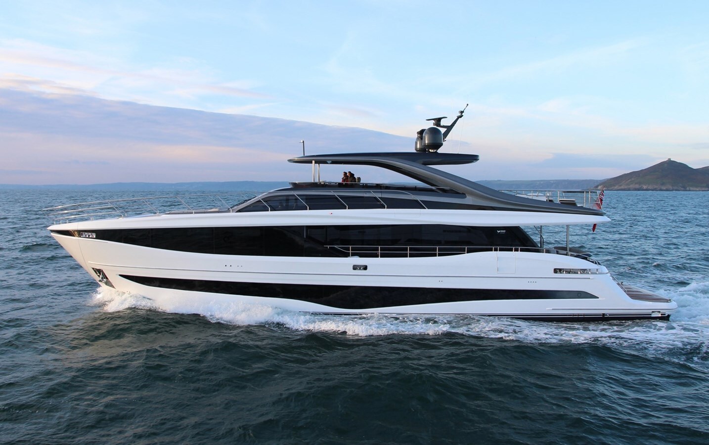 2024-princess-yachts-95-6-2af8e3