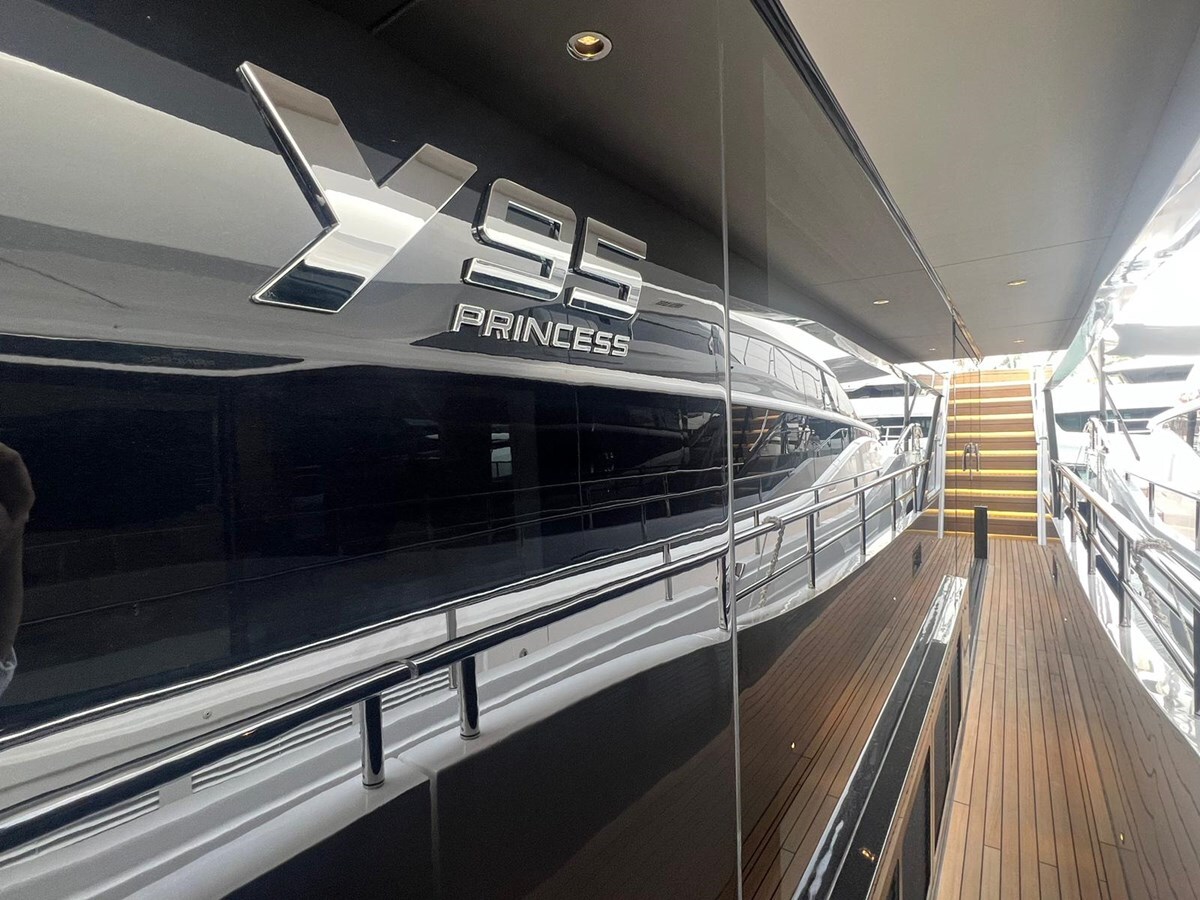2024-princess-yachts-95-6-2af8e3