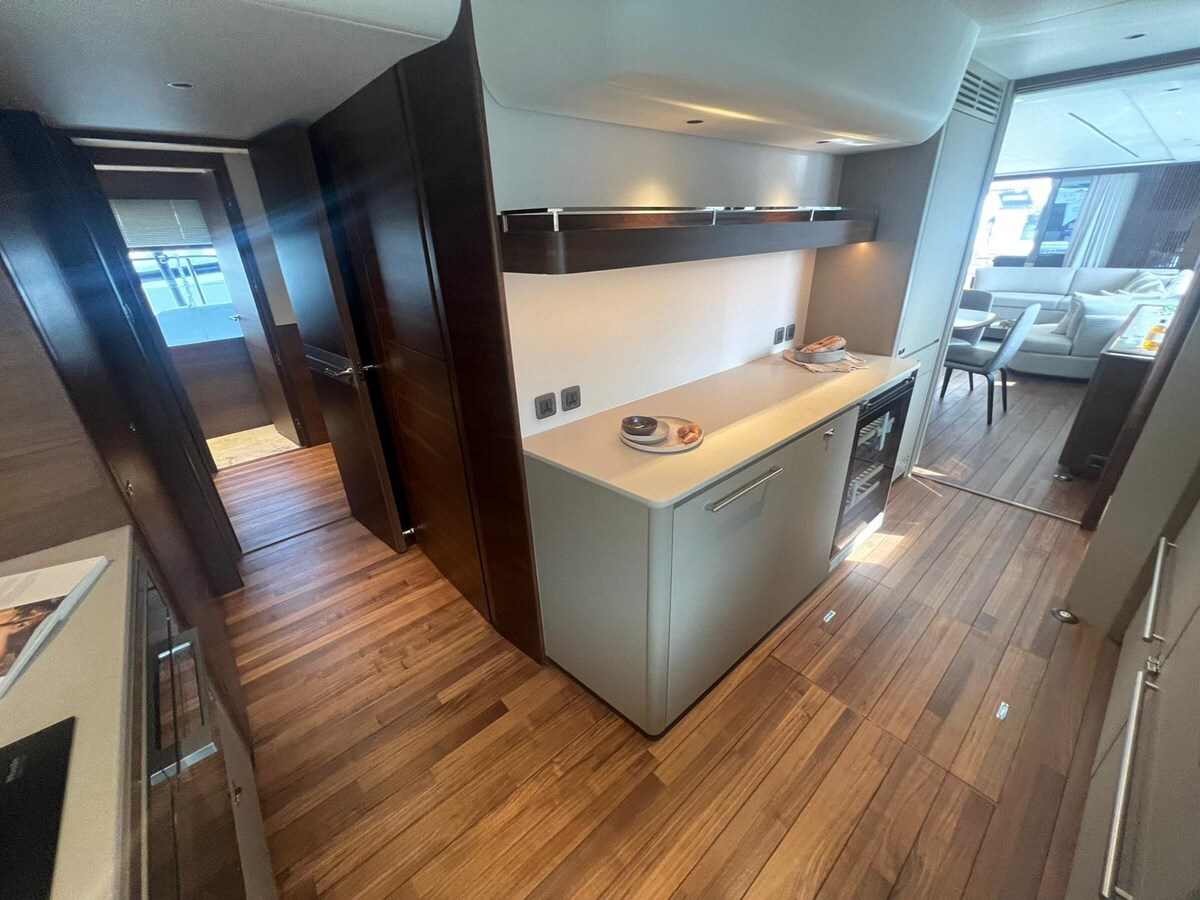 2024-princess-yachts-95-6-2af8e3