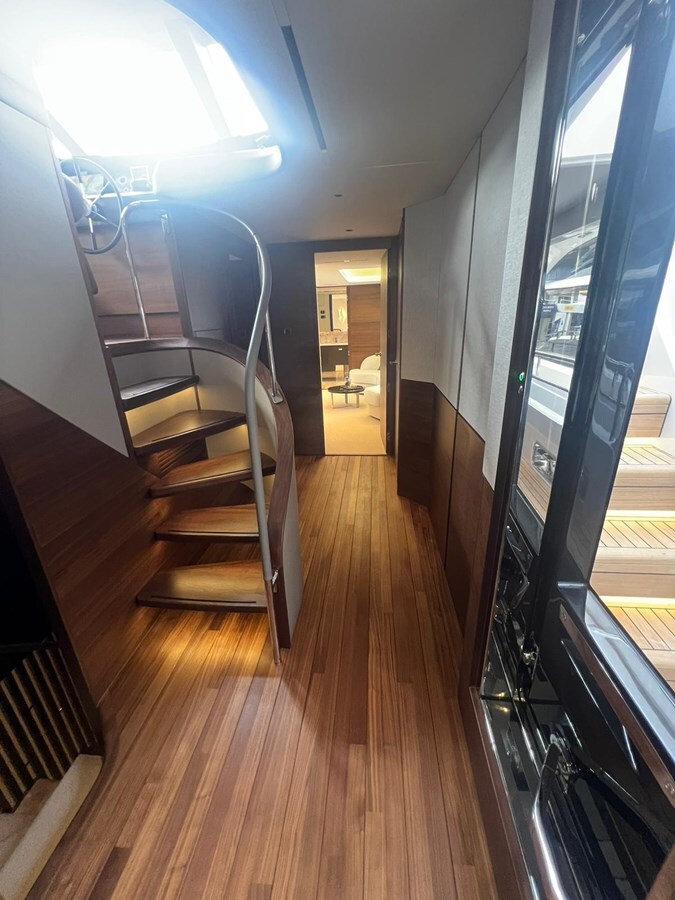 2024-princess-yachts-95-6-2af8e3