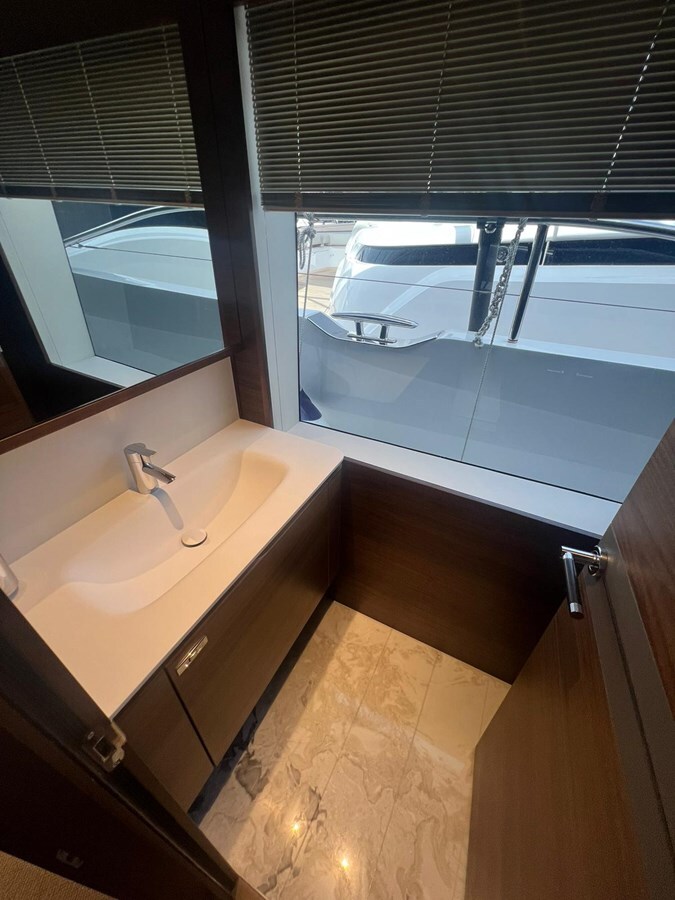 2024-princess-yachts-95-6-2af8e3