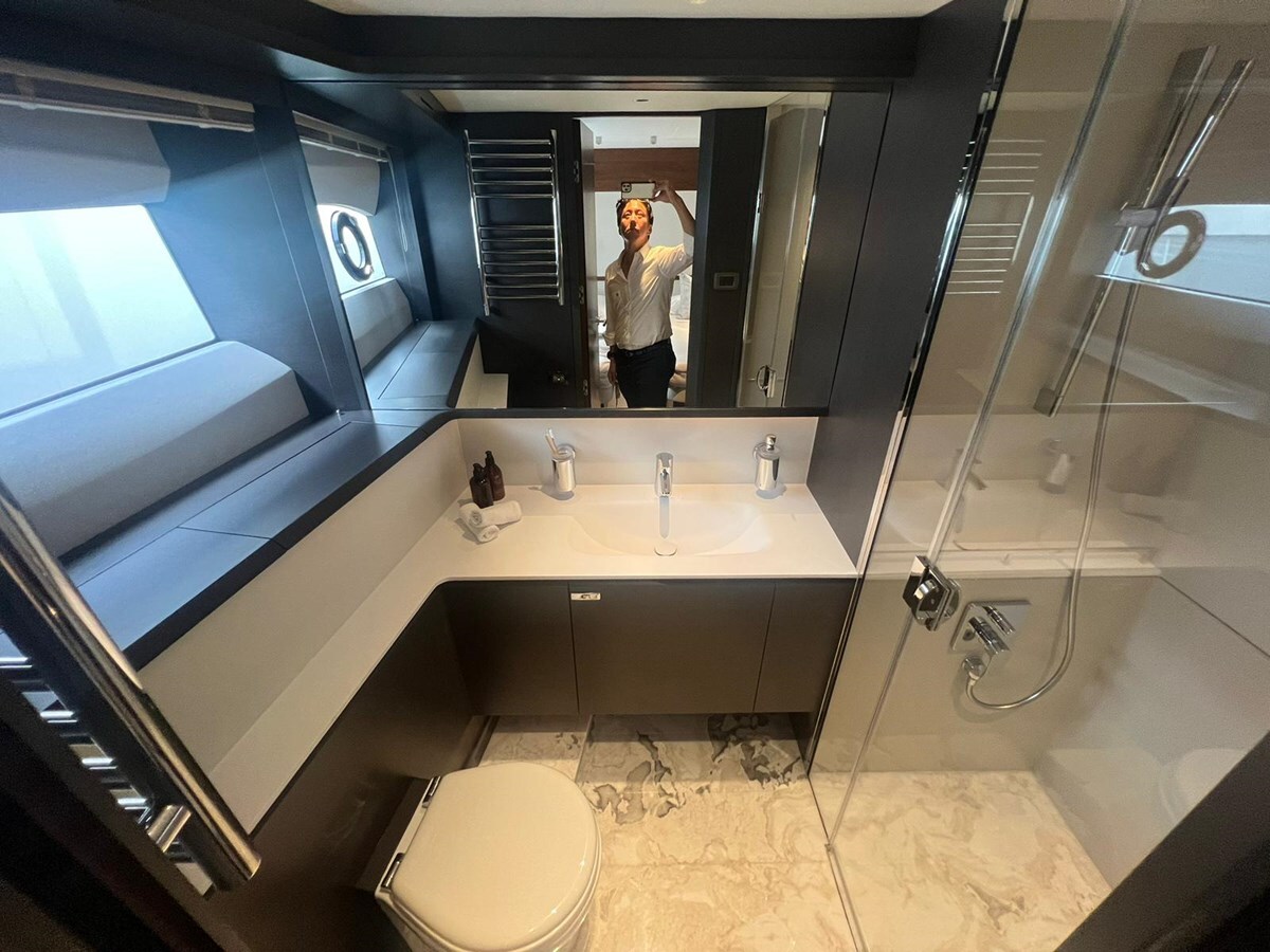 2024-princess-yachts-95-6-2af8e3