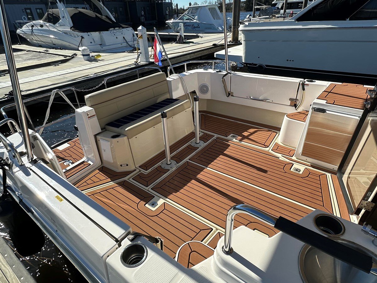 2024-ranger-tugs-34-10-72f705