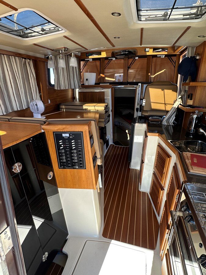 2024-ranger-tugs-34-10-72f705