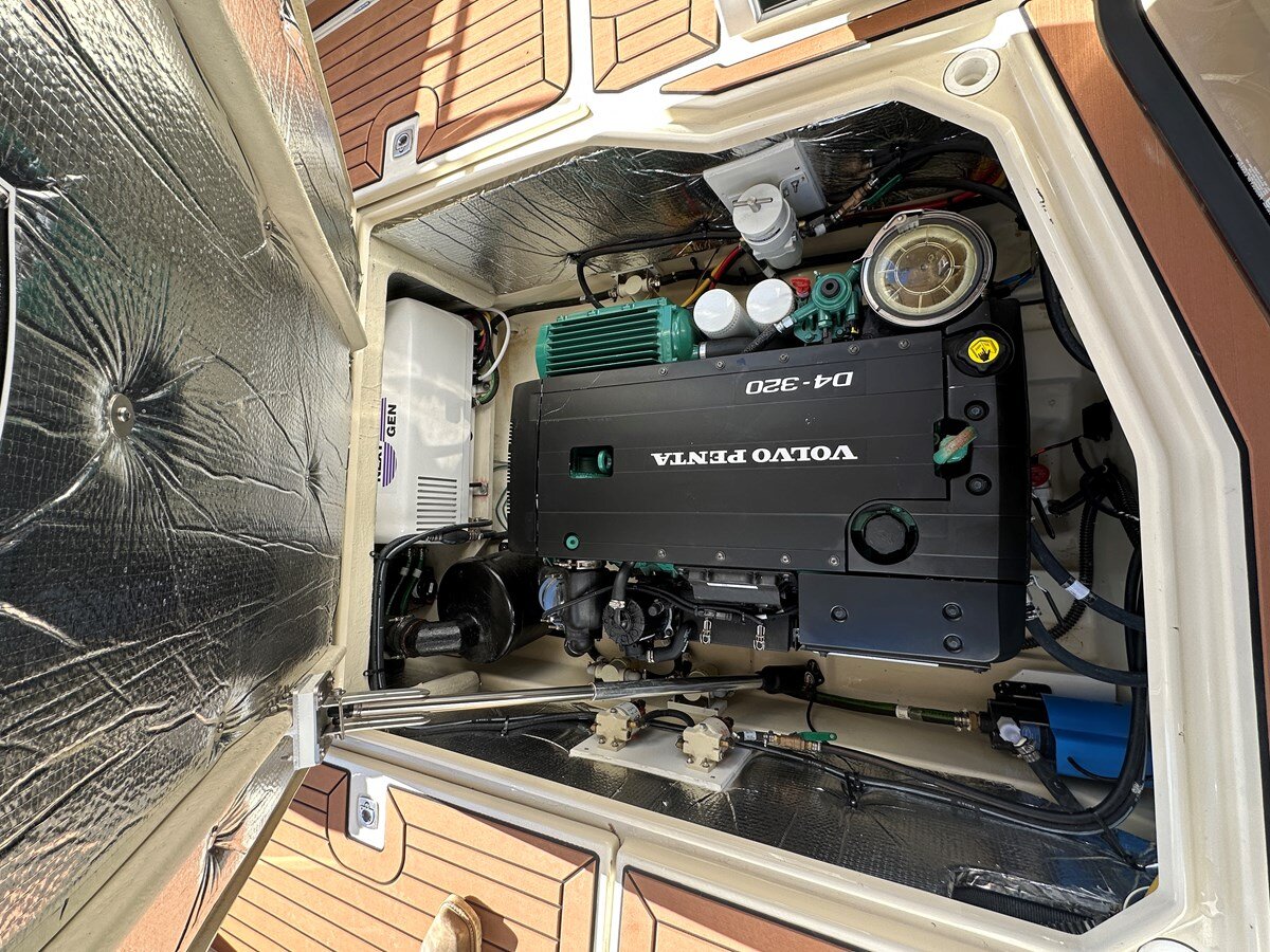 2024-ranger-tugs-34-10-72f705