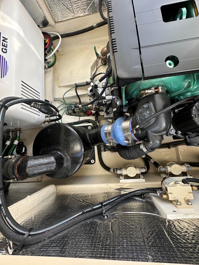 2024-ranger-tugs-34-10-72f705