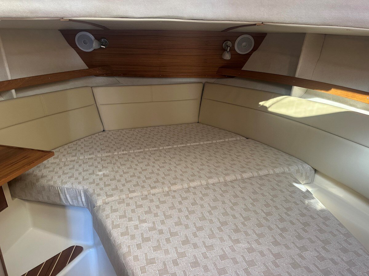 2024-ranger-tugs-34-10-72f705