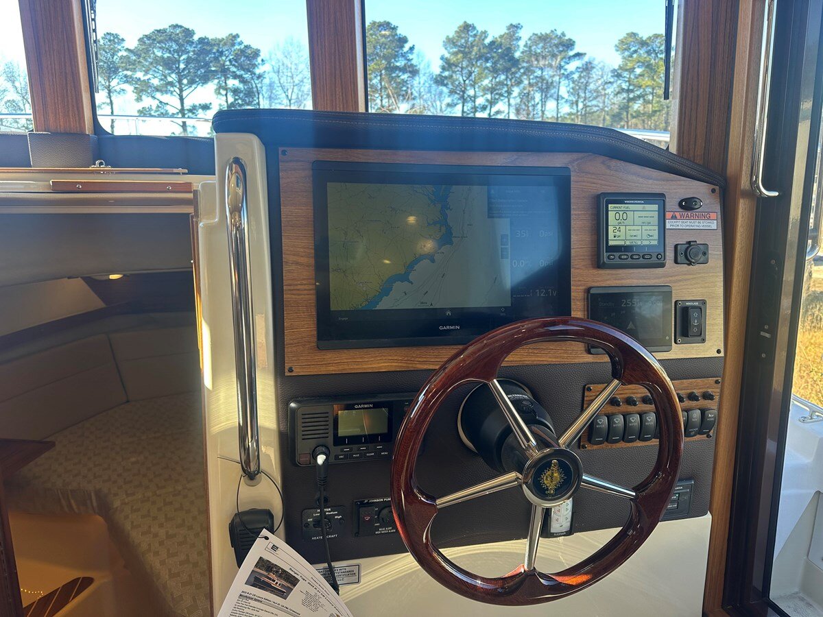 2024-ranger-tugs-34-10-72f705