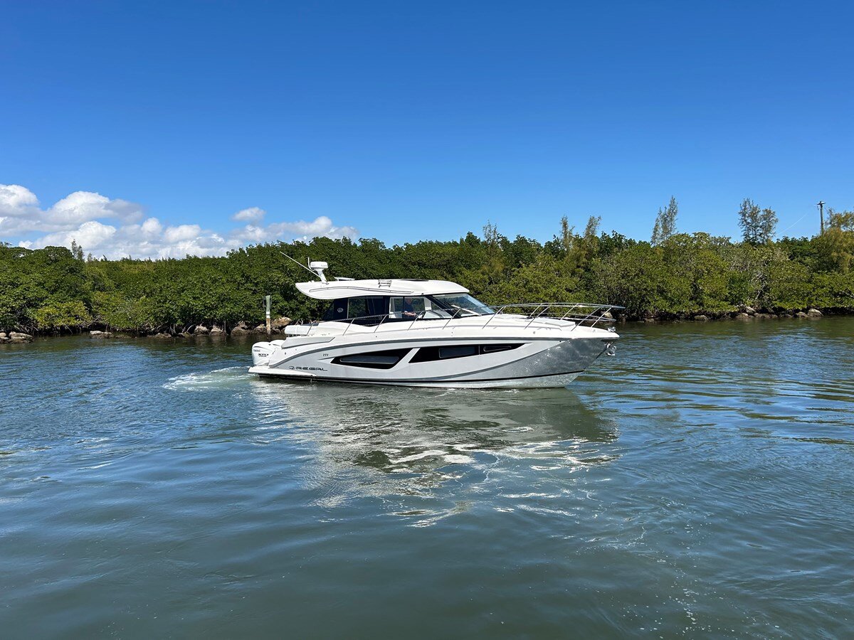 2024-regal-42-2-b2e9ee