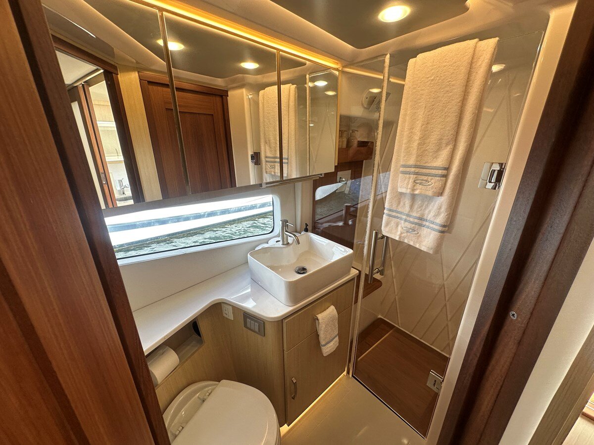 2024-regal-42-2-b2e9ee