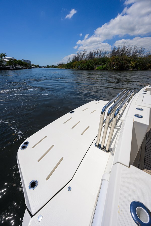 2024-riviera-65-1c8089