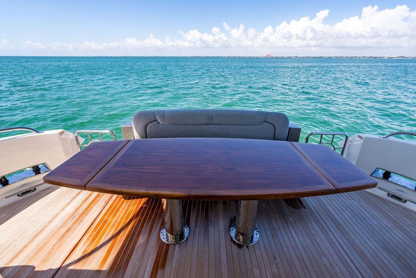 2024-riviera-australia-60-1-dac90f