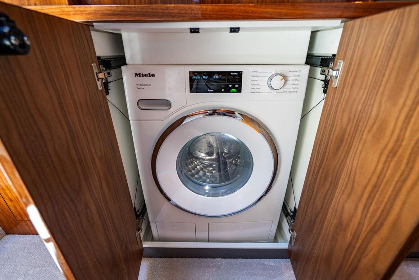 2024-riviera-australia-60-1-dac90f