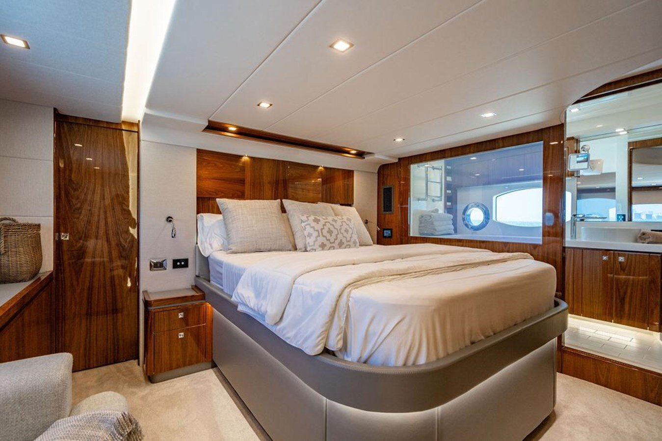 2024-riviera-australia-60-1-dac90f