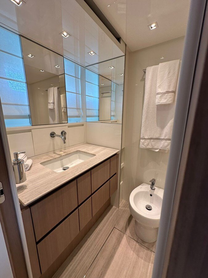 2024-sanlorenzo-77-11-64cf23