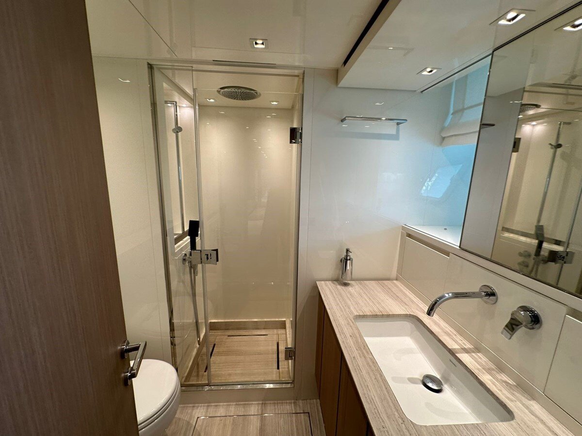 2024-sanlorenzo-77-11-64cf23