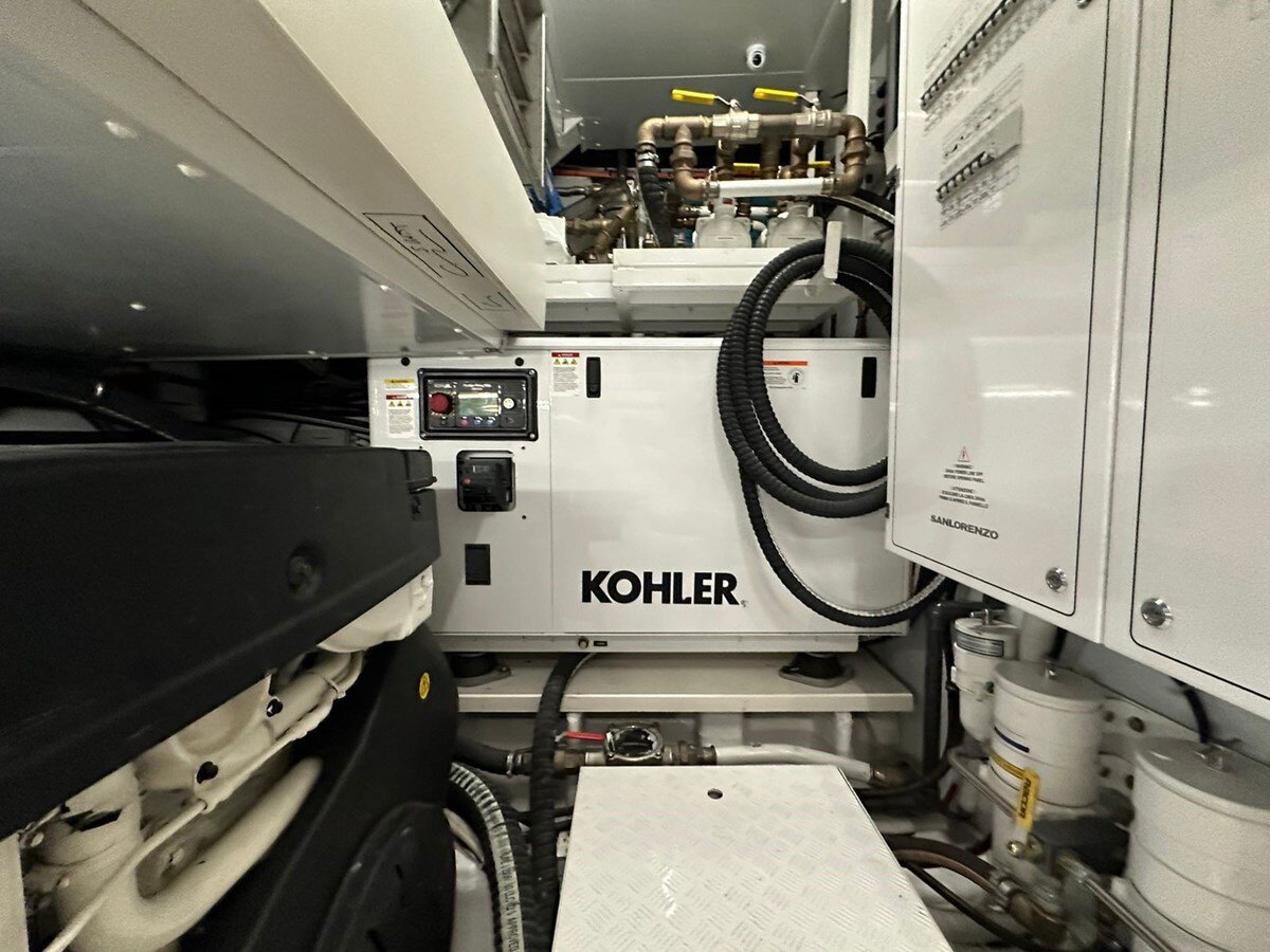 2024-sanlorenzo-77-11-64cf23