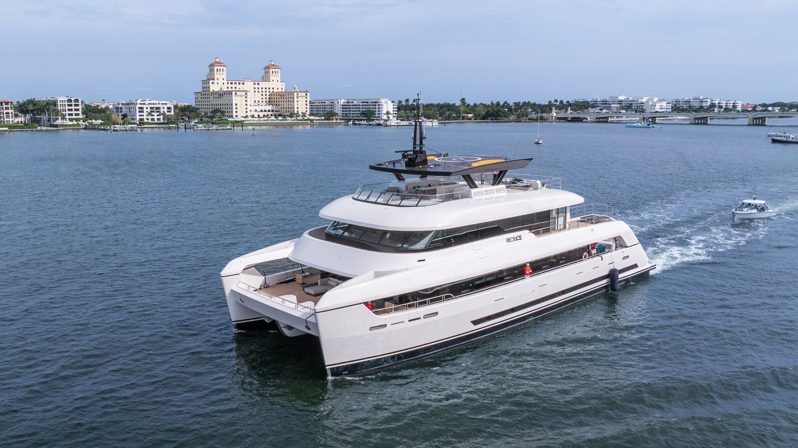 2024-silver-yachts-118-cc3044