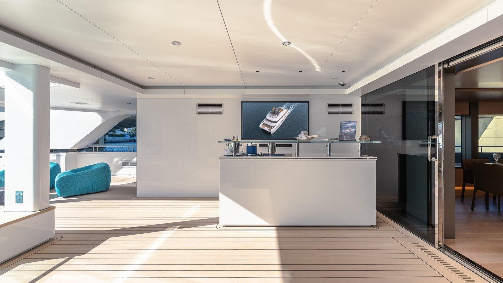 2024-silver-yachts-118-cc3044