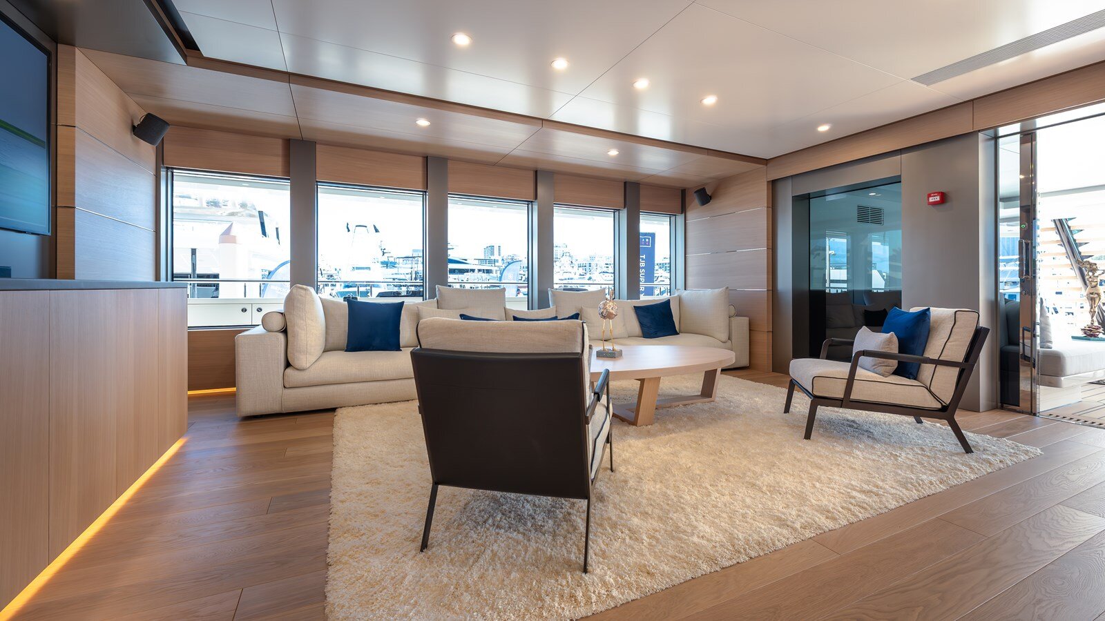 2024-silver-yachts-118-cc3044