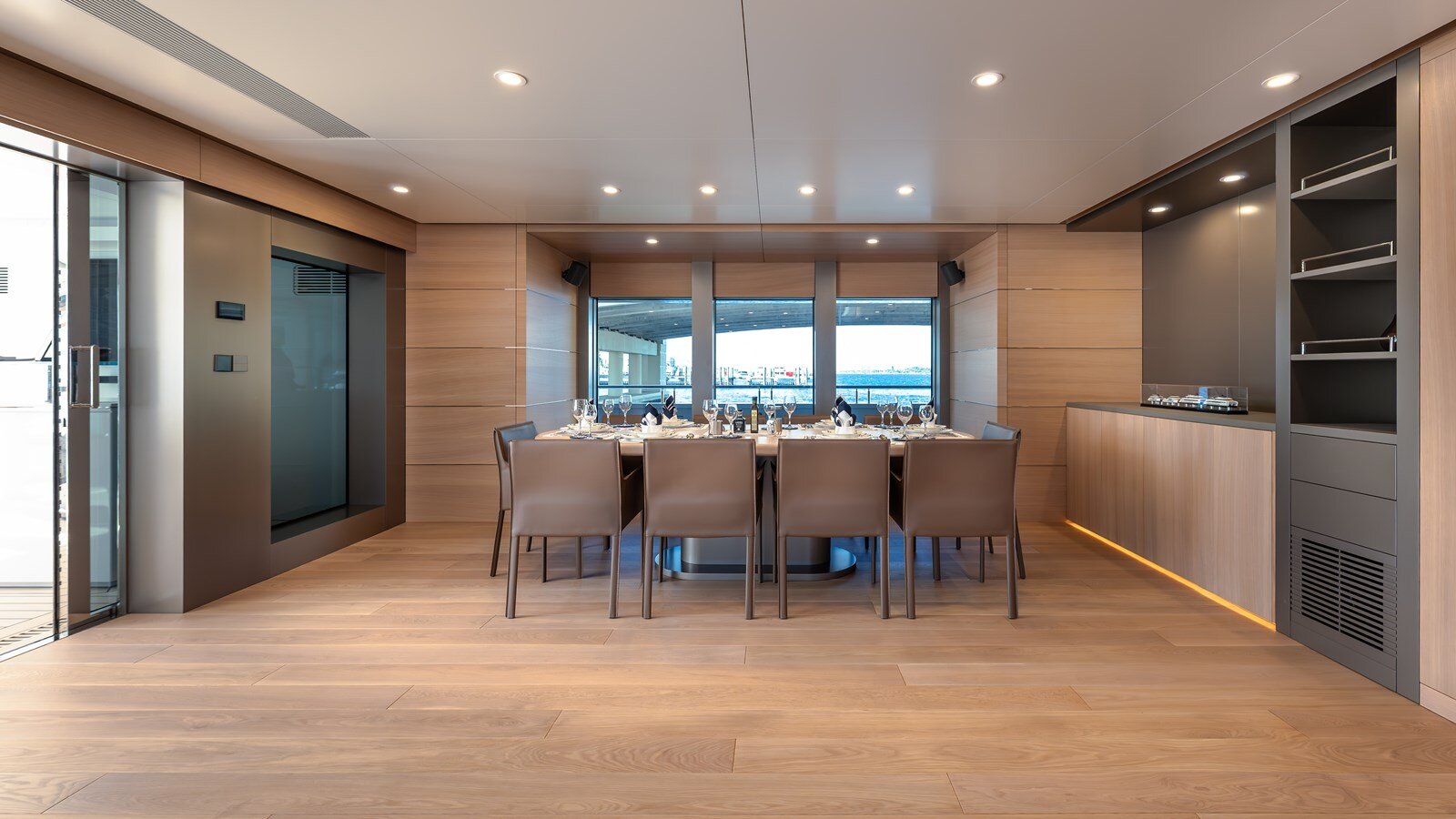 2024-silver-yachts-118-cc3044