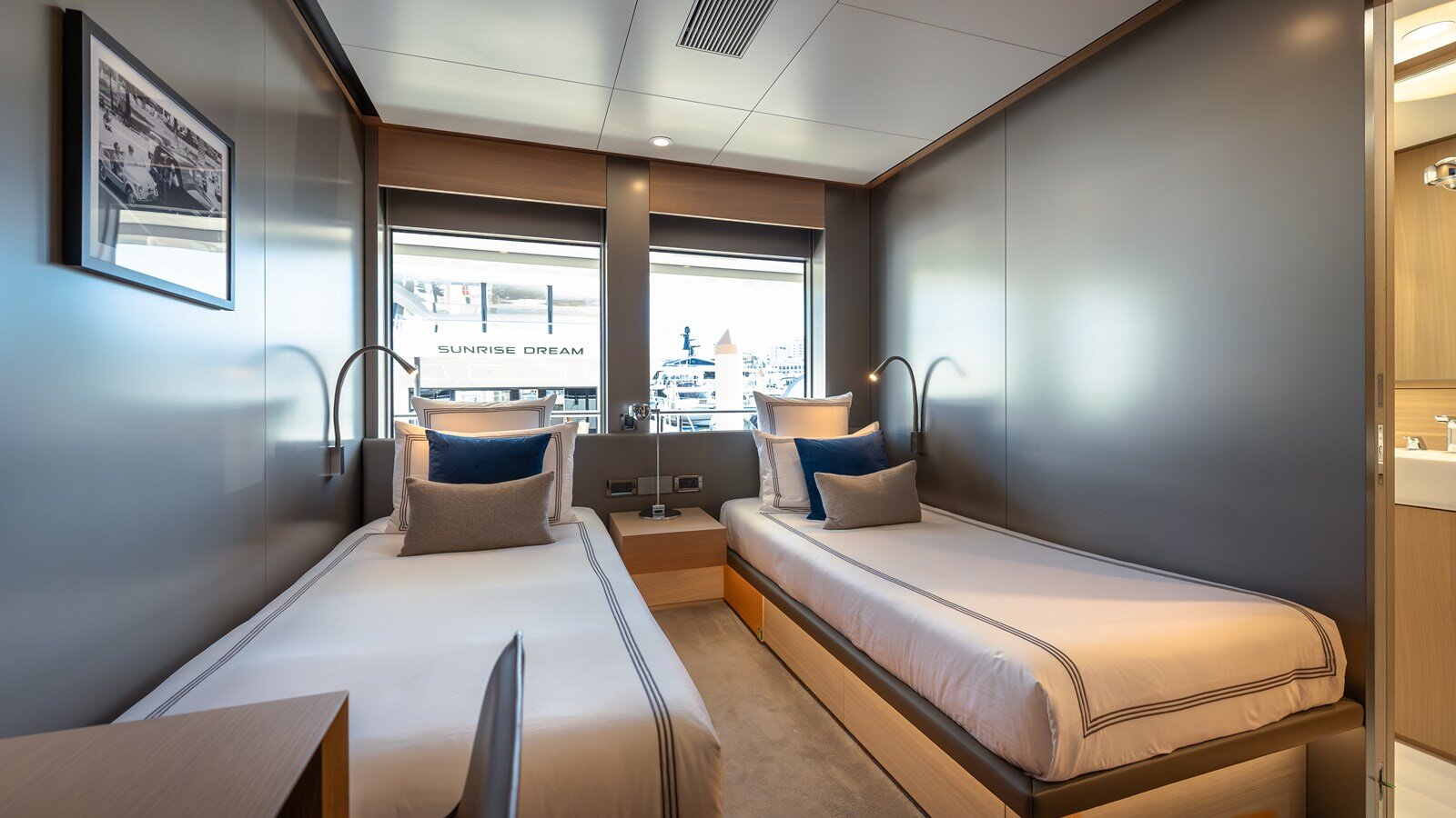 2024-silver-yachts-118-cc3044