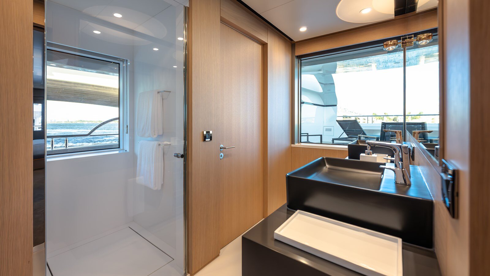 2024-silver-yachts-118-cc3044