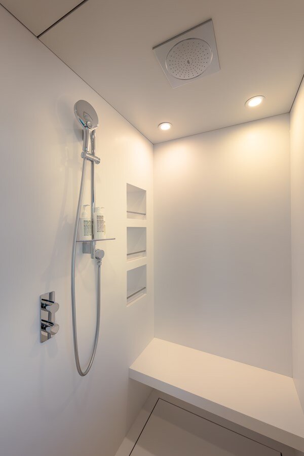 2024-silver-yachts-118-cc3044