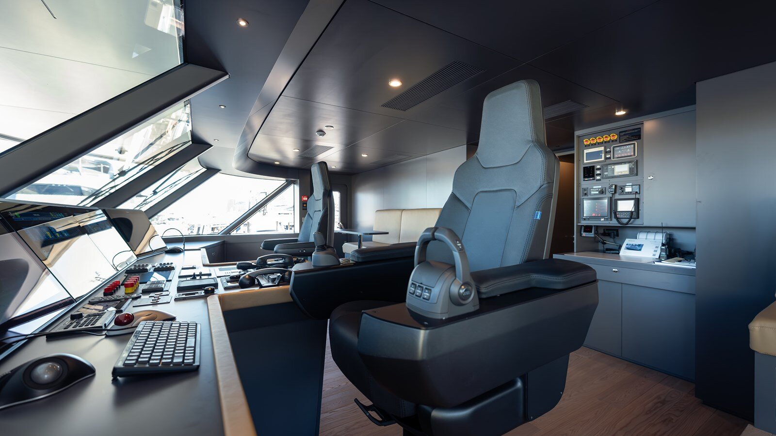 2024-silver-yachts-118-cc3044