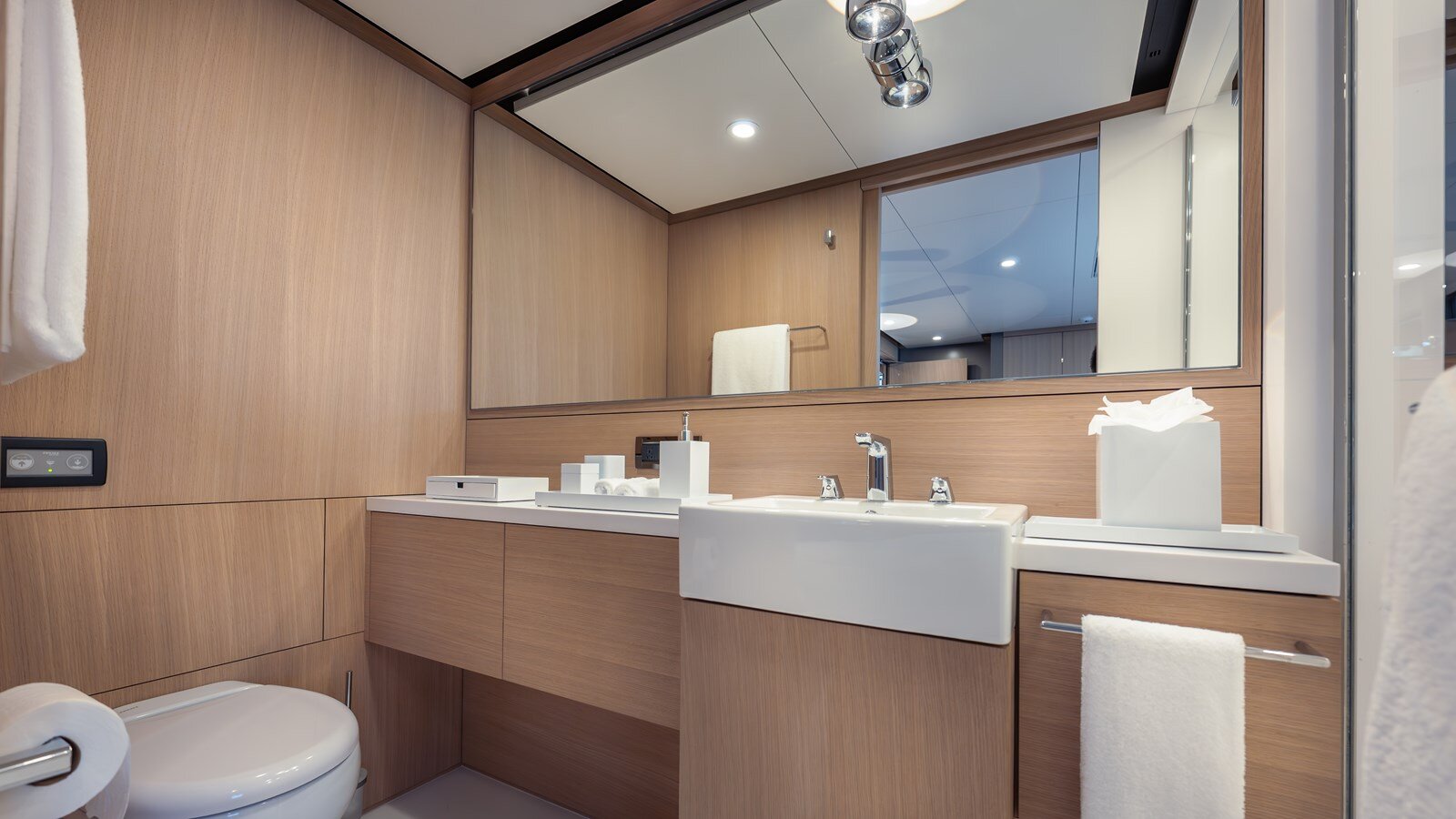 2024-silver-yachts-118-cc3044