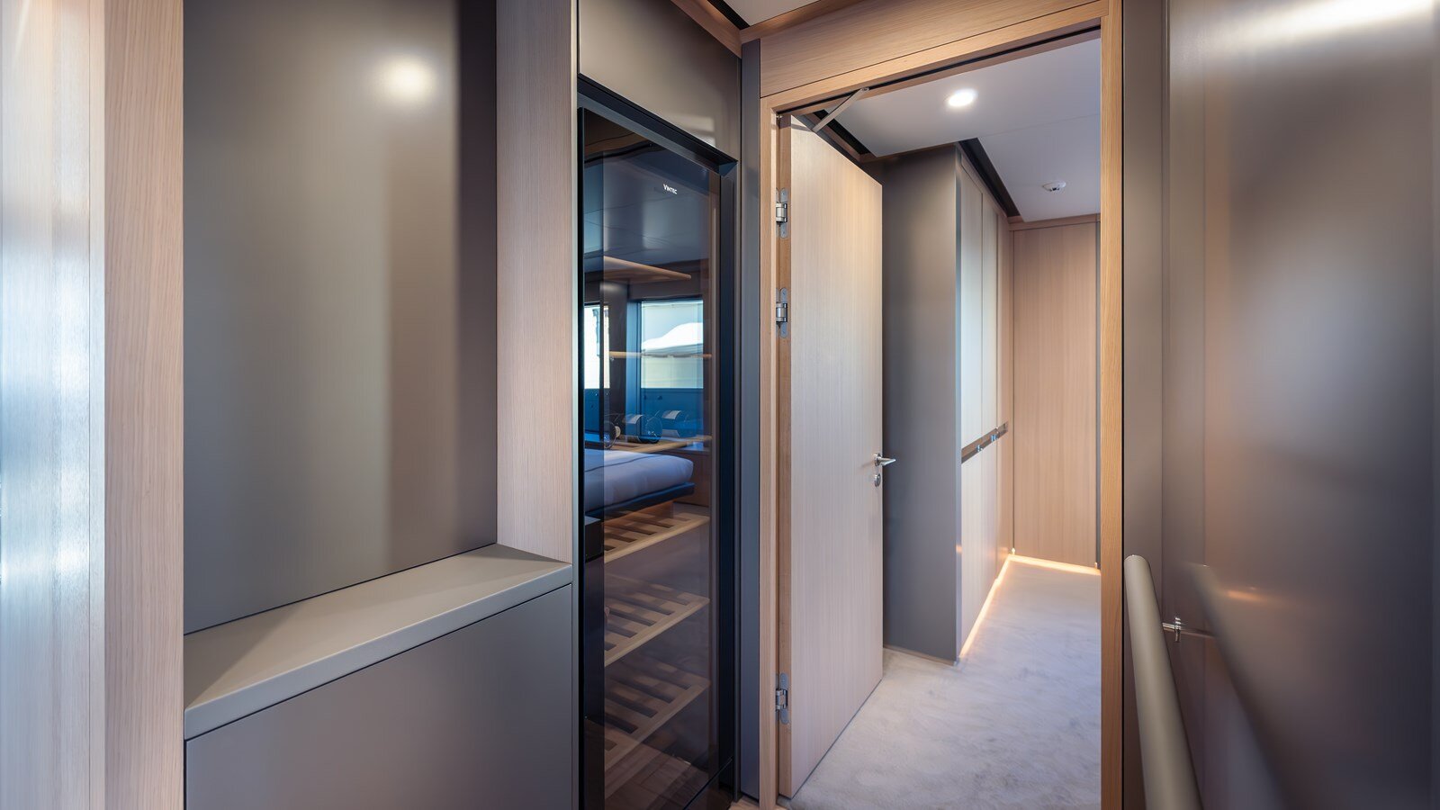 2024-silver-yachts-118-cc3044