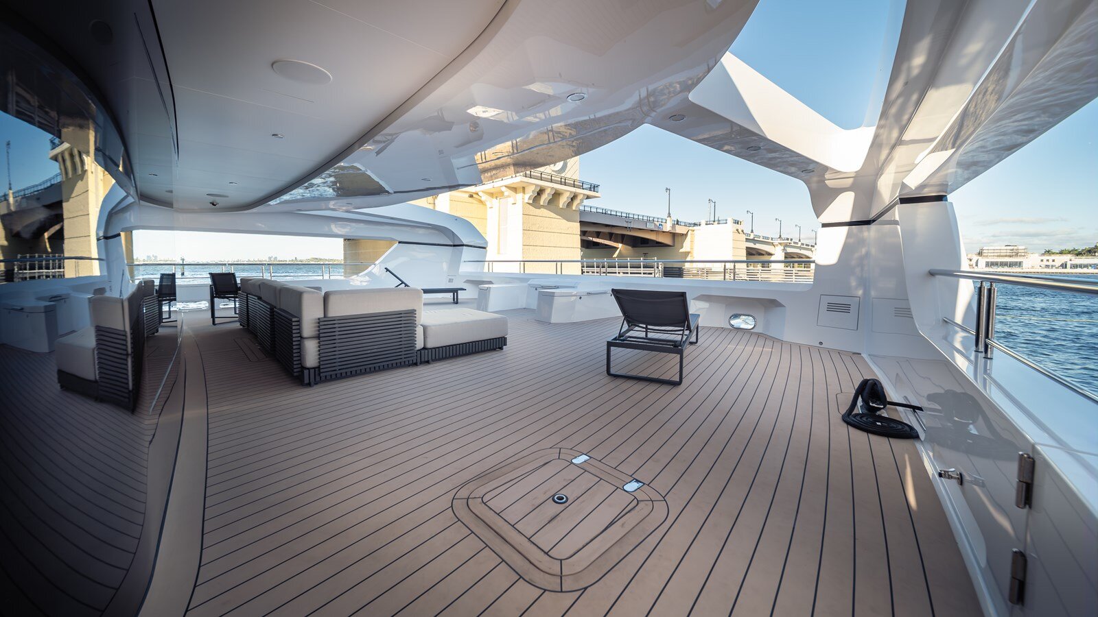 2024-silver-yachts-118-cc3044