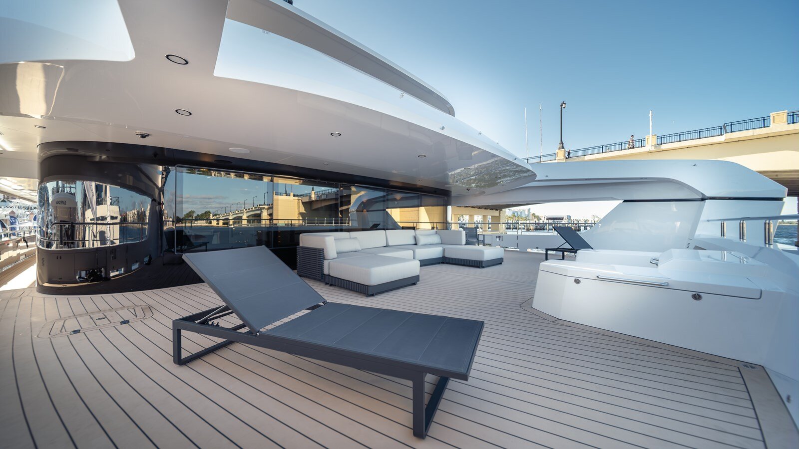 2024-silver-yachts-118-cc3044