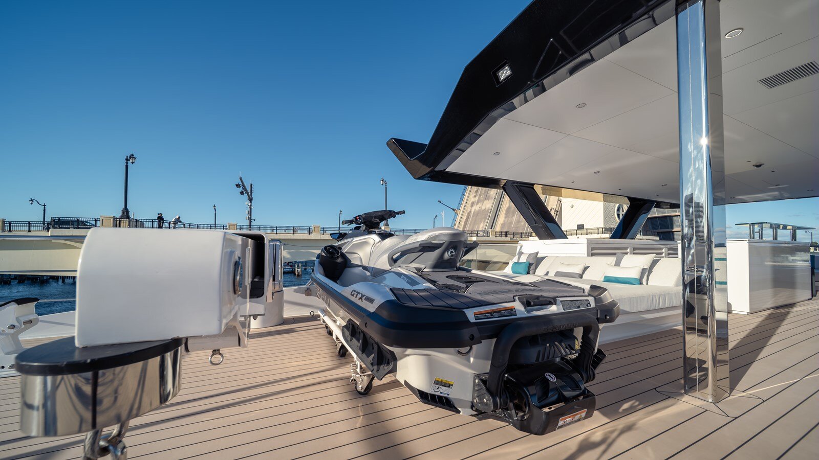 2024-silver-yachts-118-cc3044