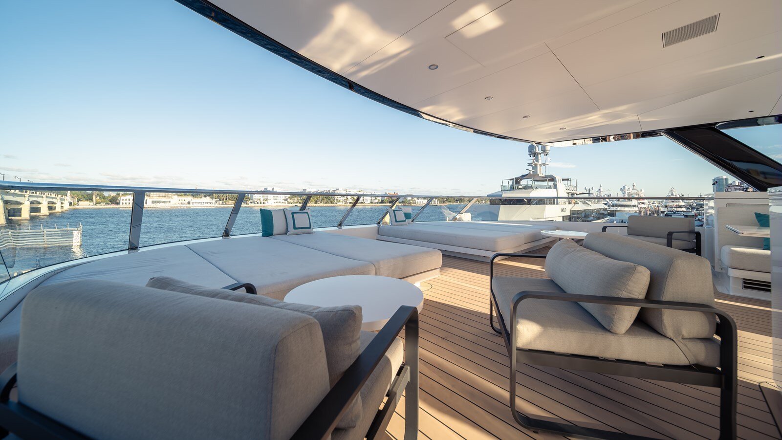 2024-silver-yachts-118-cc3044