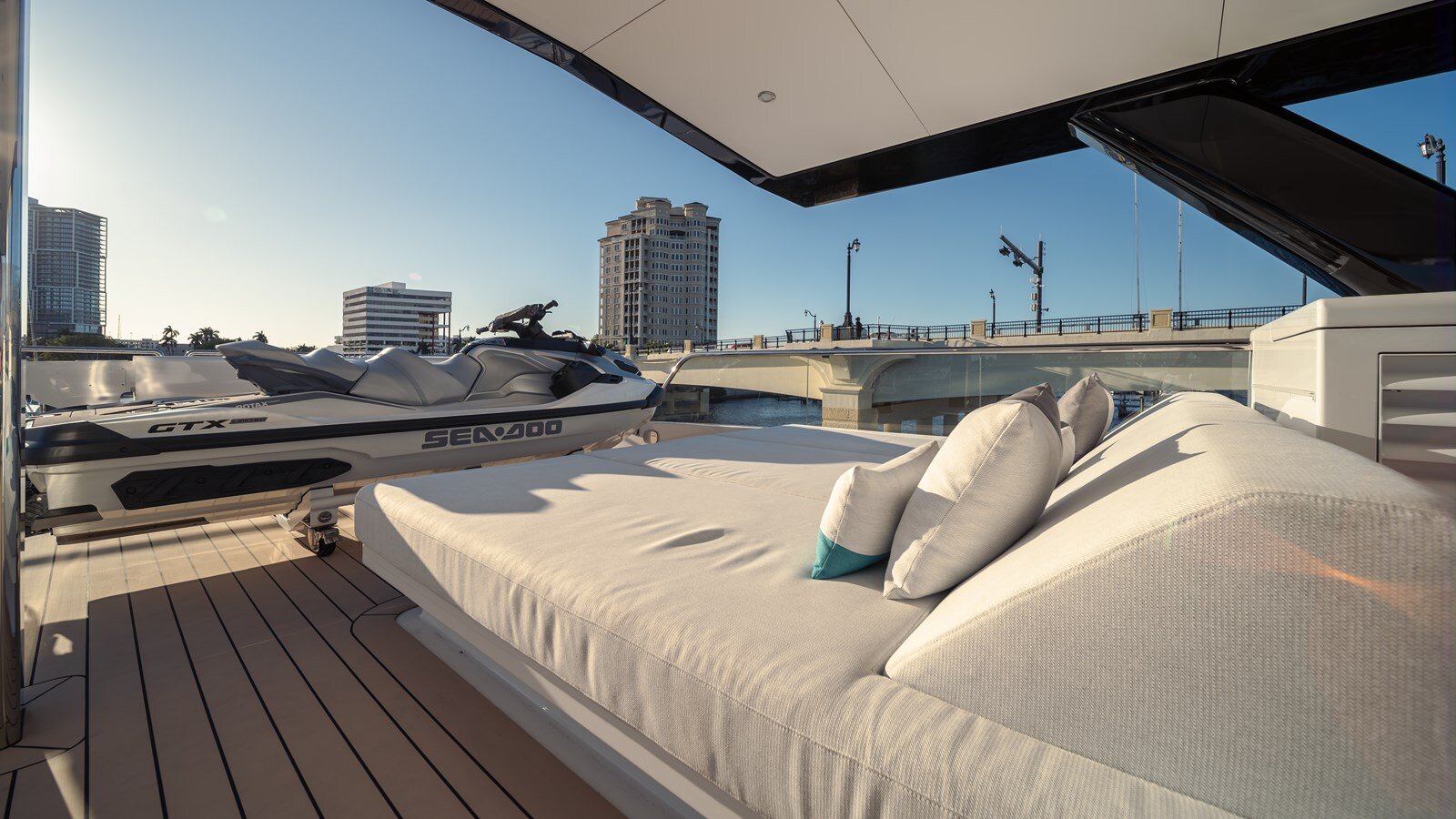 2024-silver-yachts-118-cc3044