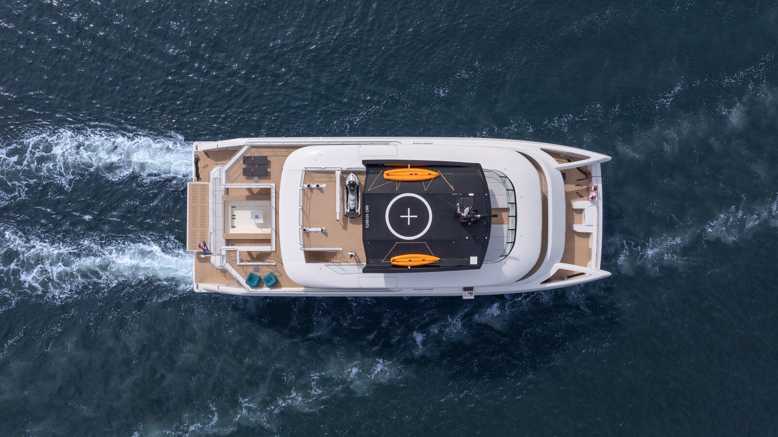 2024-silver-yachts-118-cc3044