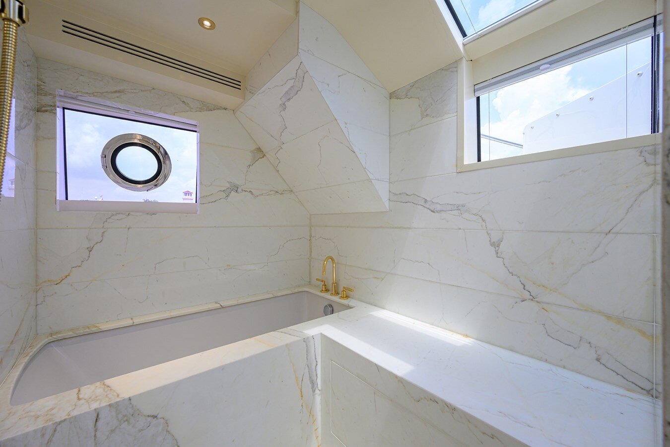 2024-sirena-88-fec6e3