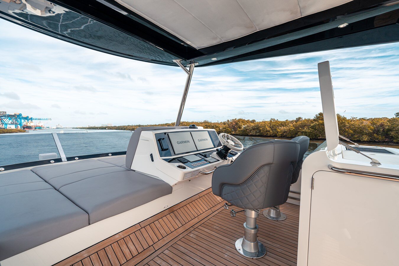 2024 SUNSEEKER 68'