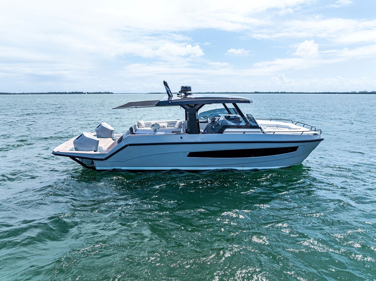 2024-tesoro-yachts-38-38dbca