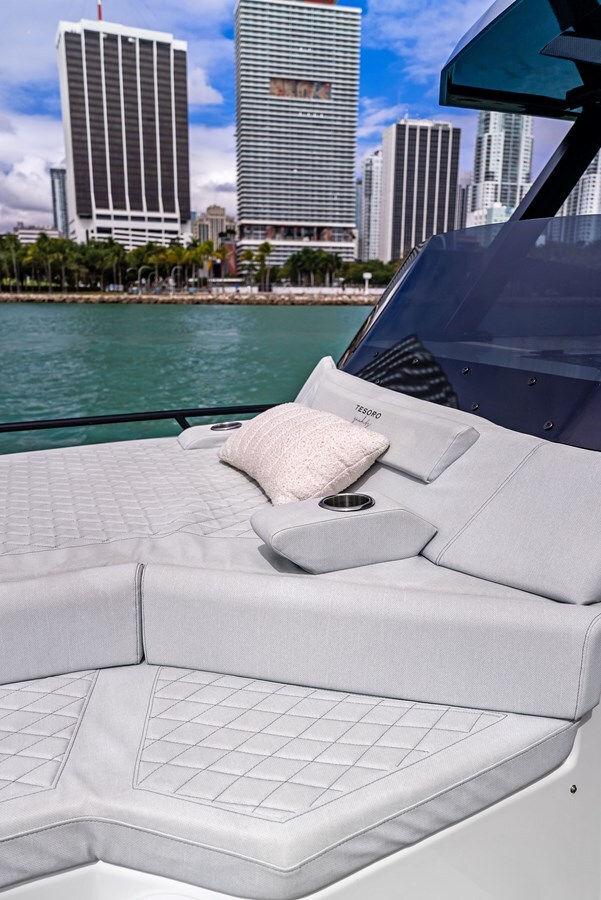 2024-tesoro-yachts-38-38dbca