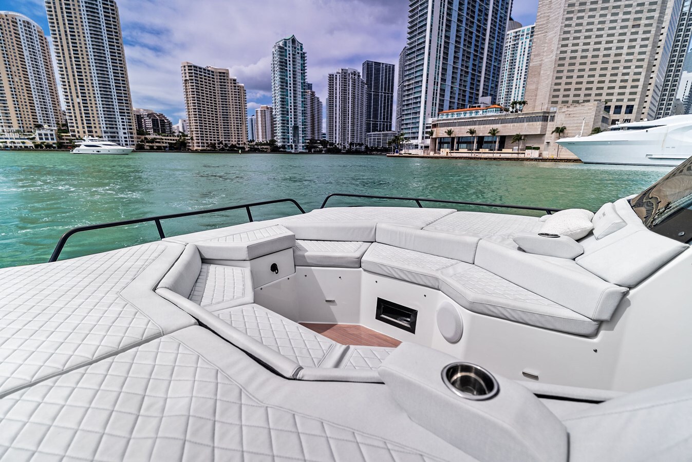 2024-tesoro-yachts-38-38dbca