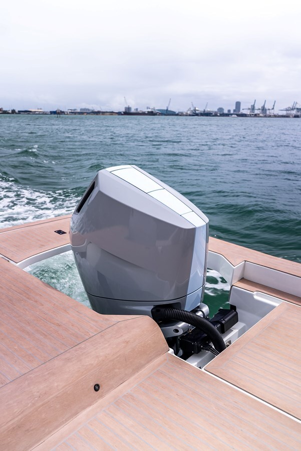 2024-tesoro-yachts-38-38dbca