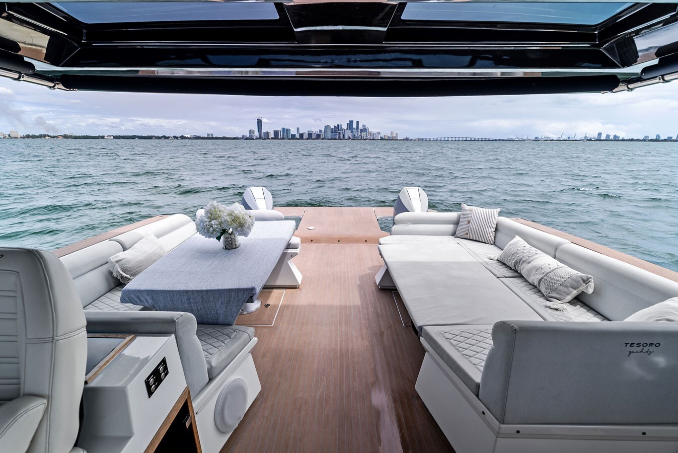 2024-tesoro-yachts-38-38dbca