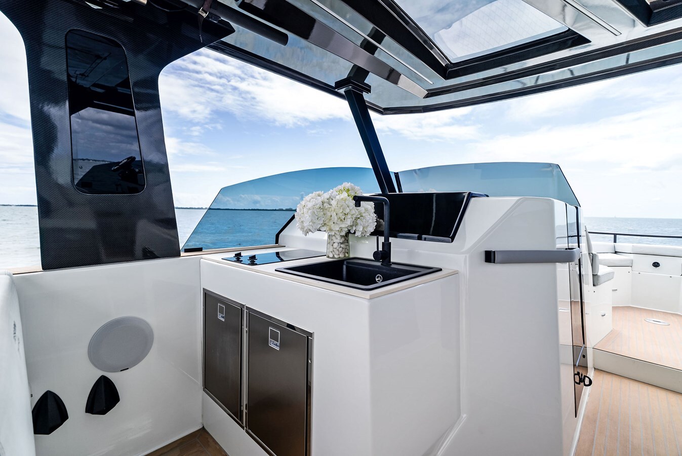 2024-tesoro-yachts-38-38dbca