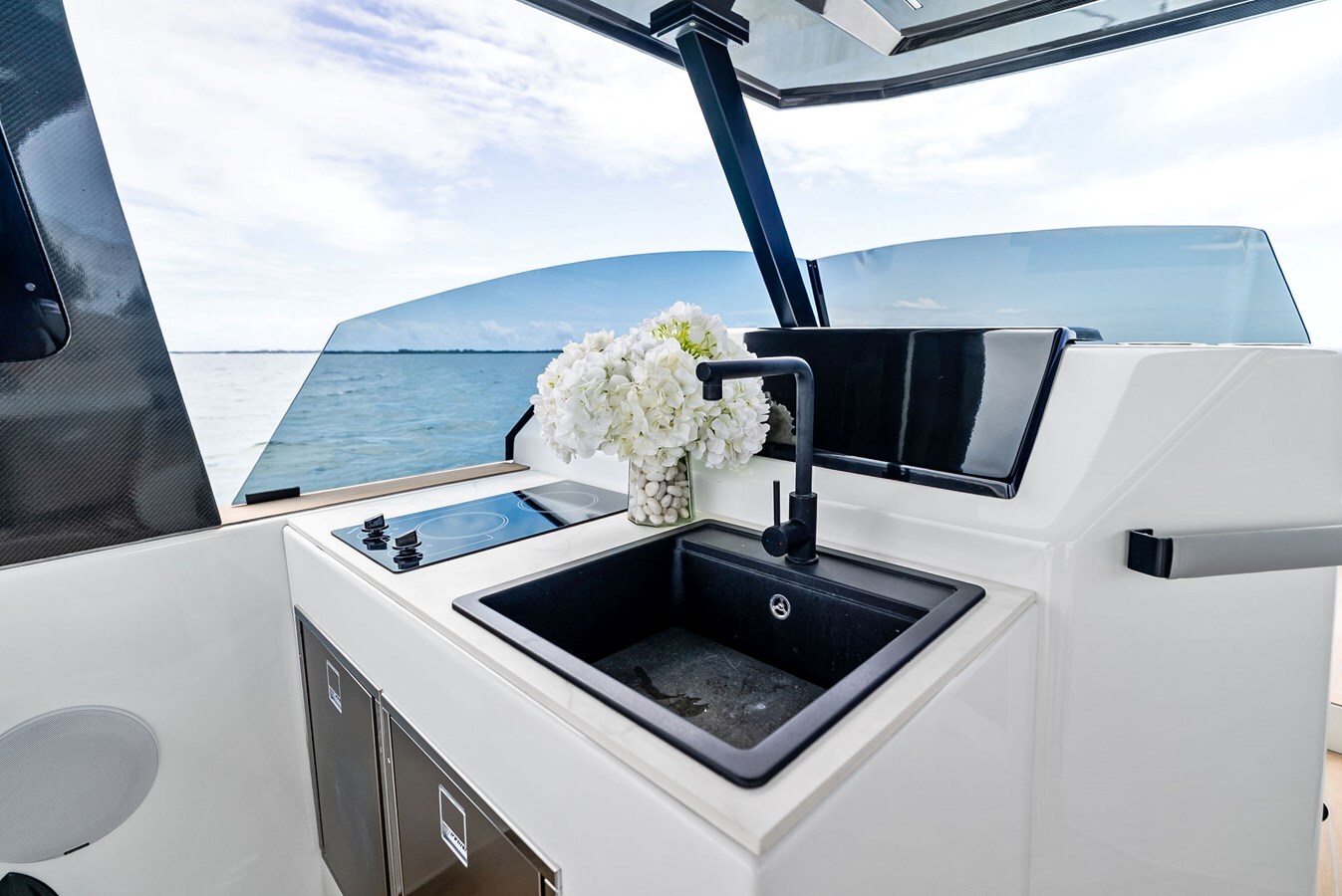 2024-tesoro-yachts-38-38dbca