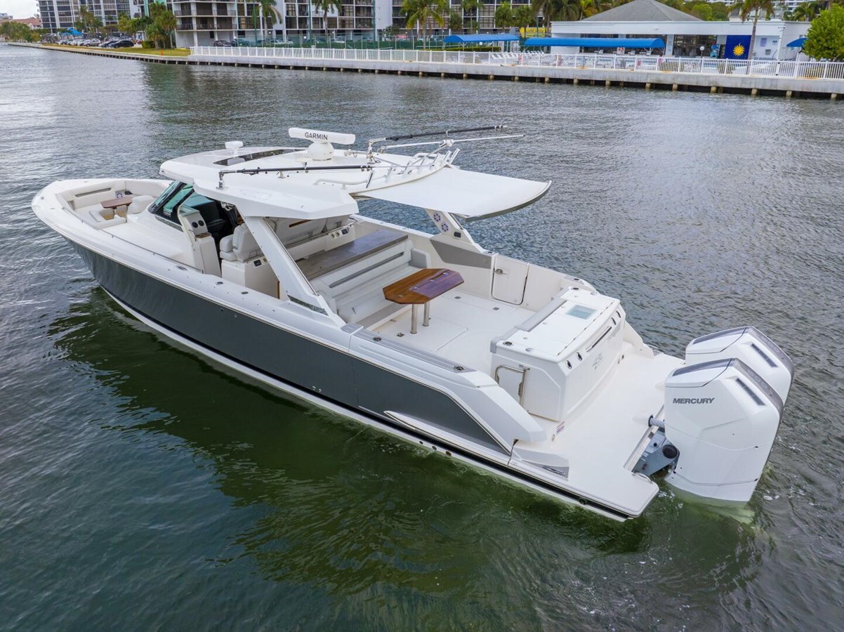 2024-tiara-yachts-43-6-b0ab3f