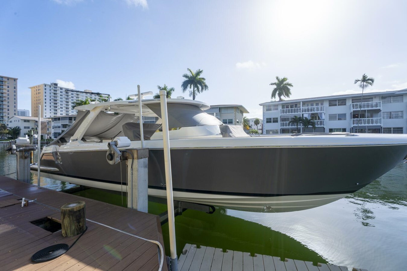 2024-tiara-yachts-43-6-b0ab3f