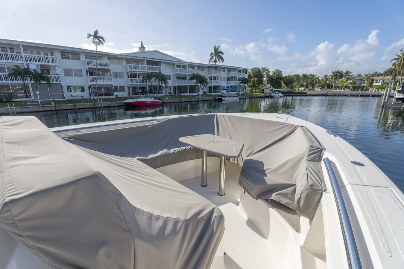 2024-tiara-yachts-43-6-b0ab3f