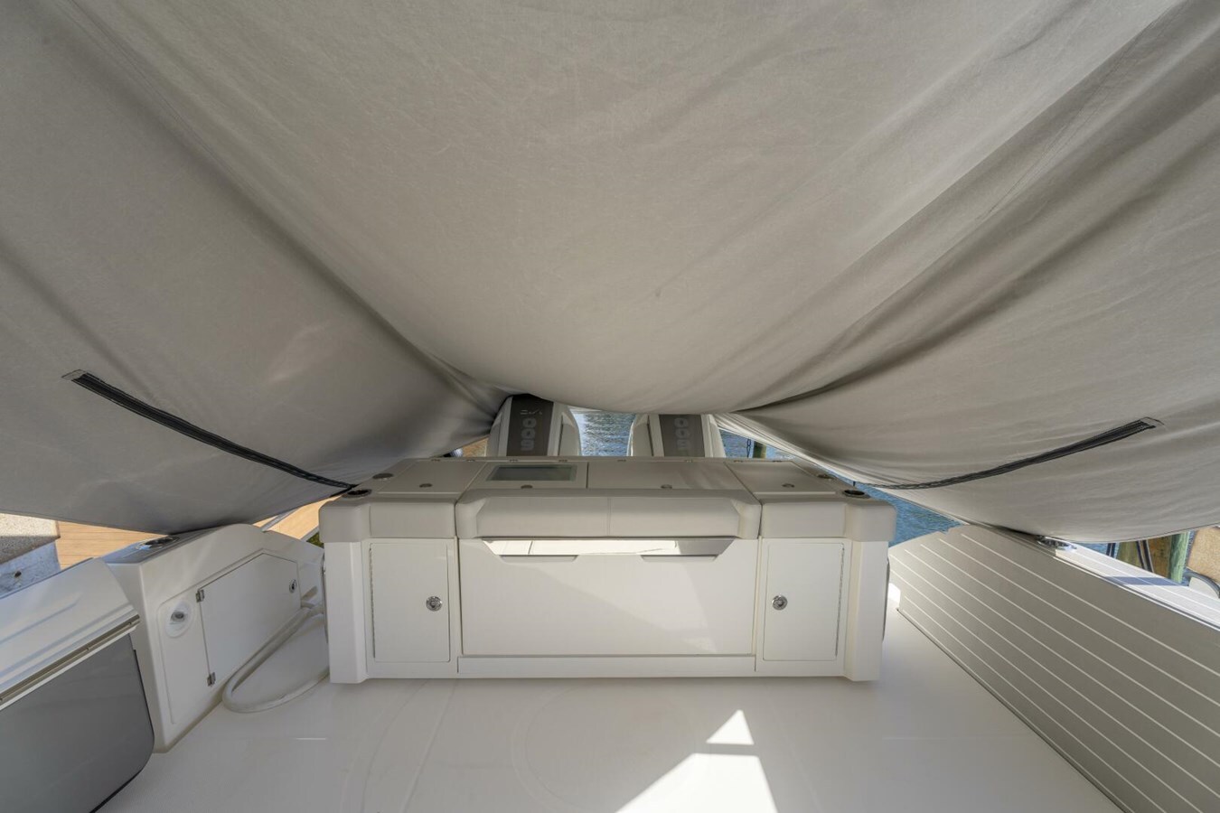 2024-tiara-yachts-43-6-b0ab3f